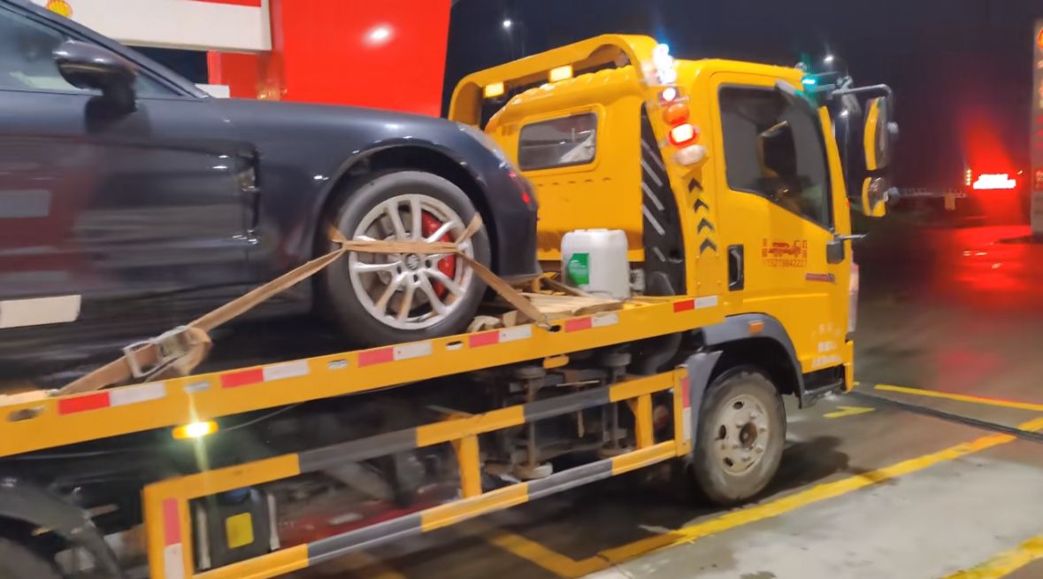海北行车途中遇到突发状况该如何呼叫道路救援？